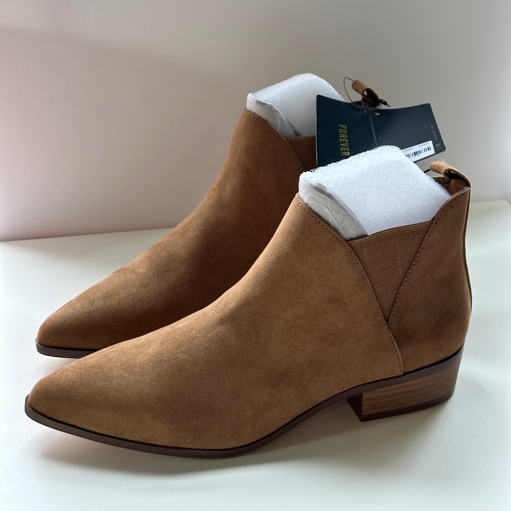 NWT Brown ankle boots, pointed toe, heel, Forever 21